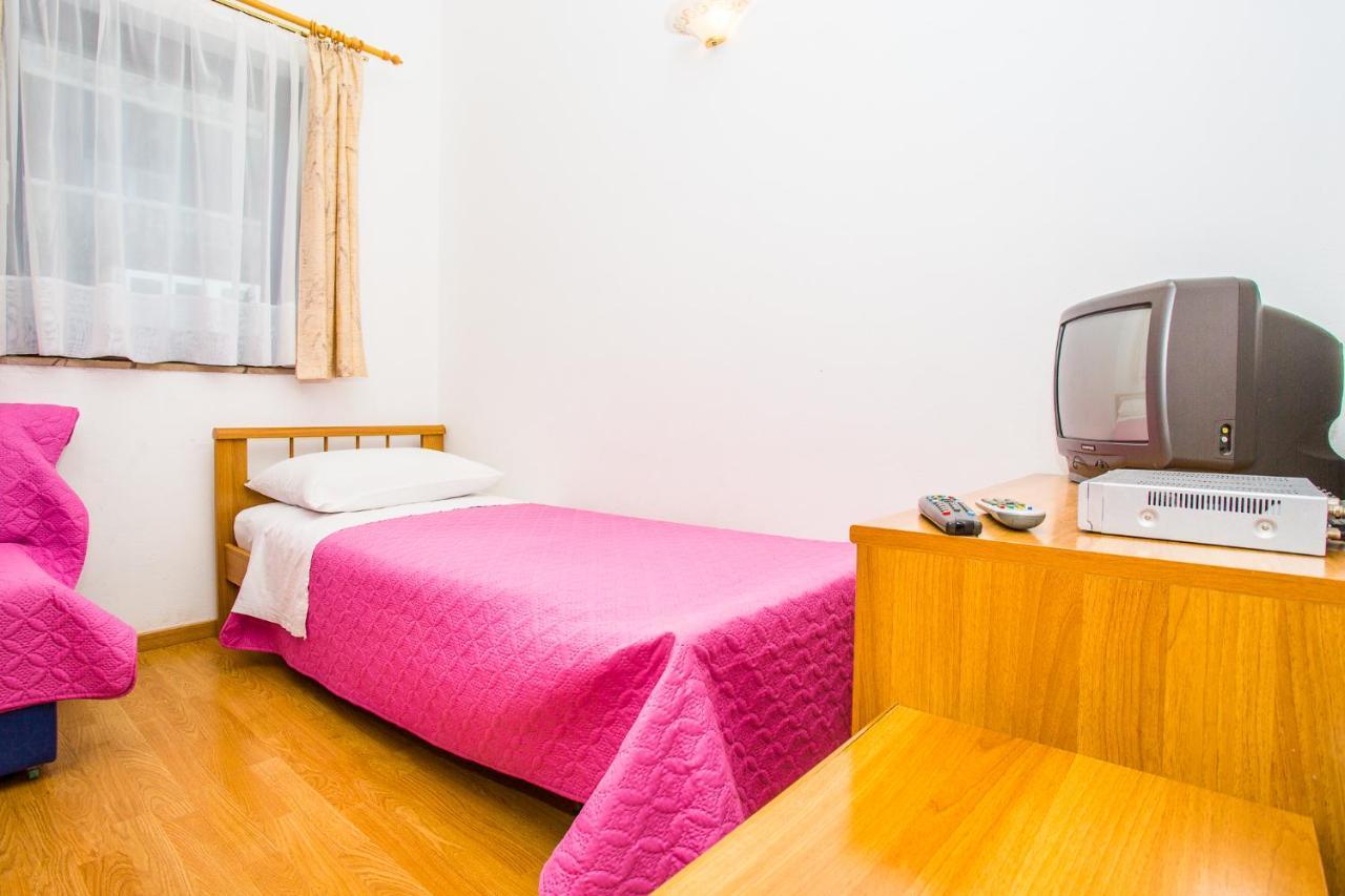 Apartmani Pava 오미스 외부 사진